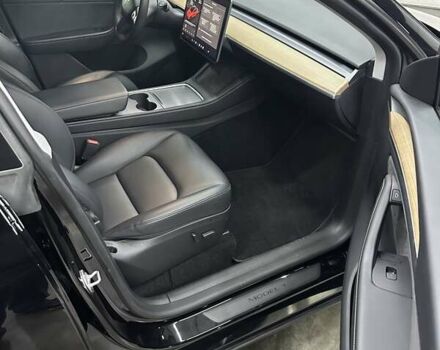 Черный Тесла Model Y, объемом двигателя 0 л и пробегом 80 тыс. км за 28000 $, фото 20 на Automoto.ua