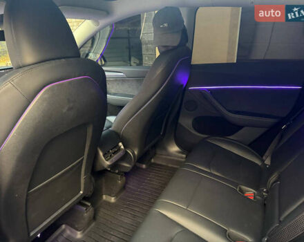 Черный Тесла Model Y, объемом двигателя 0 л и пробегом 13 тыс. км за 32000 $, фото 7 на Automoto.ua