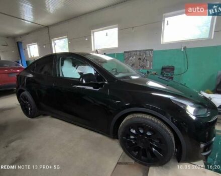Черный Тесла Model Y, объемом двигателя 0 л и пробегом 3 тыс. км за 45000 $, фото 1 на Automoto.ua