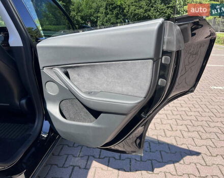 Черный Тесла Model Y, объемом двигателя 0 л и пробегом 46 тыс. км за 26999 $, фото 17 на Automoto.ua