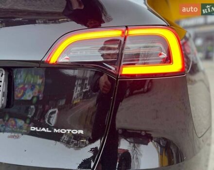 Черный Тесла Model Y, объемом двигателя 0 л и пробегом 19 тыс. км за 33000 $, фото 19 на Automoto.ua