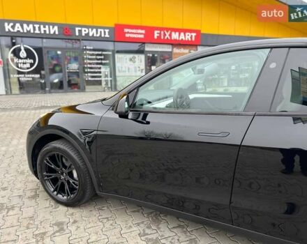 Черный Тесла Model Y, объемом двигателя 0 л и пробегом 19 тыс. км за 33000 $, фото 4 на Automoto.ua