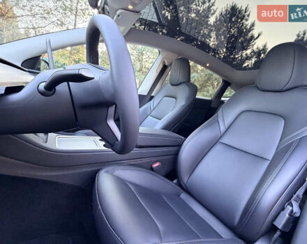 Черный Тесла Model Y, объемом двигателя 0 л и пробегом 4 тыс. км за 29800 $, фото 16 на Automoto.ua