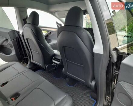 Черный Тесла Model Y, объемом двигателя 0 л и пробегом 21 тыс. км за 29000 $, фото 15 на Automoto.ua
