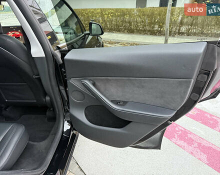Черный Тесла Model Y, объемом двигателя 0 л и пробегом 48 тыс. км за 31500 $, фото 32 на Automoto.ua
