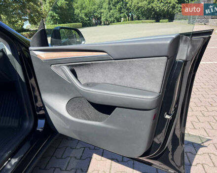 Черный Тесла Model Y, объемом двигателя 0 л и пробегом 46 тыс. км за 26999 $, фото 19 на Automoto.ua