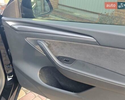 Черный Тесла Model Y, объемом двигателя 0 л и пробегом 13 тыс. км за 32000 $, фото 9 на Automoto.ua