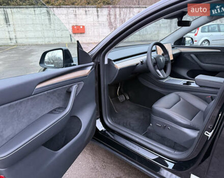 Черный Тесла Model Y, объемом двигателя 0 л и пробегом 19 тыс. км за 36500 $, фото 78 на Automoto.ua