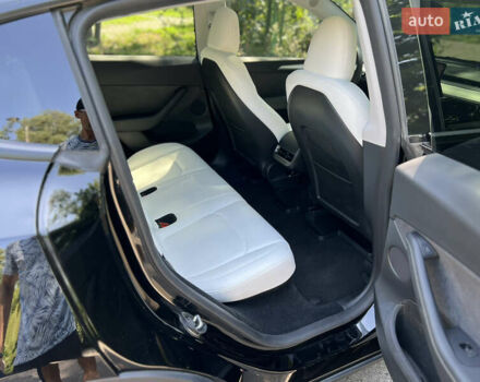 Черный Тесла Model Y, объемом двигателя 0 л и пробегом 7 тыс. км за 35500 $, фото 11 на Automoto.ua