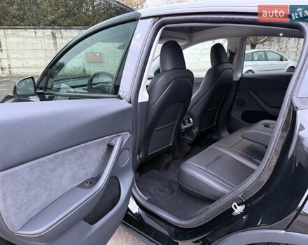 Черный Тесла Model Y, объемом двигателя 0 л и пробегом 19 тыс. км за 36500 $, фото 69 на Automoto.ua