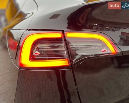 Черный Тесла Model Y, объемом двигателя 0 л и пробегом 19 тыс. км за 33000 $, фото 20 на Automoto.ua