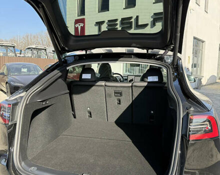 Черный Тесла Model Y, объемом двигателя 0 л и пробегом 1 тыс. км за 37500 $, фото 23 на Automoto.ua
