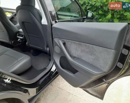 Черный Тесла Model Y, объемом двигателя 0 л и пробегом 21 тыс. км за 29000 $, фото 14 на Automoto.ua