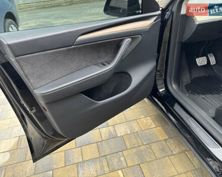 Тесла Model Y 2024 в Тернополе на Automoto.ua Черный Тесла Model Y, объемом двигателя 0 л и пробегом 13 тыс. км за 33500 $, фото 32 на Automoto.ua