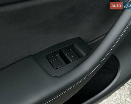 Черный Тесла Model Y, объемом двигателя 0 л и пробегом 1 тыс. км за 36000 $, фото 11 на Automoto.ua