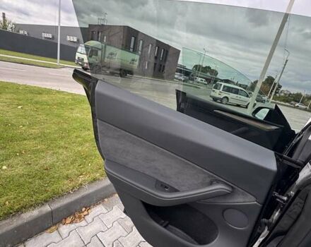 Черный Тесла Model Y, объемом двигателя 0 л и пробегом 14 тыс. км за 27500 $, фото 9 на Automoto.ua