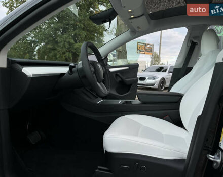 Черный Тесла Model Y, объемом двигателя 0 л и пробегом 1 тыс. км за 36000 $, фото 8 на Automoto.ua