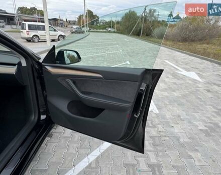 Черный Тесла Model Y, объемом двигателя 0 л и пробегом 14 тыс. км за 27500 $, фото 2 на Automoto.ua