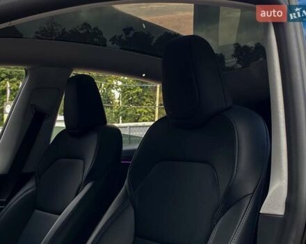 Черный Тесла Model Y, объемом двигателя 0 л и пробегом 1 тыс. км за 64315 $, фото 13 на Automoto.ua