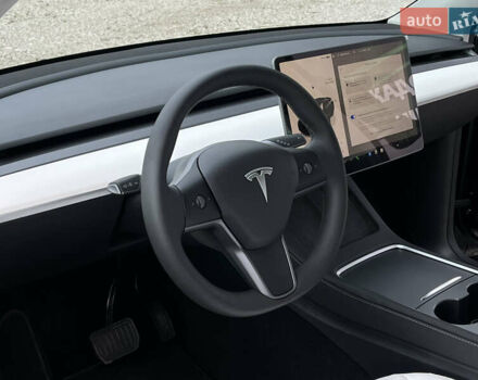 Черный Тесла Model Y, объемом двигателя 0 л и пробегом 1 тыс. км за 36000 $, фото 9 на Automoto.ua