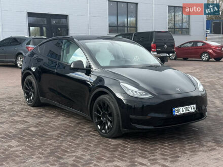 Тесла Model Y 2021 в Ровно на Automoto.ua Черный Тесла Model Y, объемом двигателя 0 л и пробегом 65 тыс. км за 23000 $, фото 1 на Automoto.ua