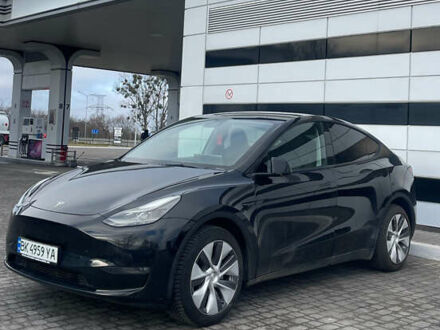 Тесла Model Y 2022 в Ровно на Automoto.ua Черный Тесла Model Y, объемом двигателя 0 л и пробегом 42 тыс. км за 33000 $, фото 1 на Automoto.ua