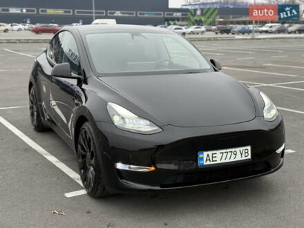 Тесла Model Y 2022 в Днепре (Днепропетровске) на Automoto.ua Черный Тесла Model Y, объемом двигателя 0 л и пробегом 22 тыс. км за 27999 $, фото 1 на Automoto.ua
