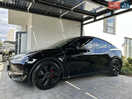 Черный Тесла Model Y, объемом двигателя 0 л и пробегом 60 тыс. км за 31500 $, фото 1 на Automoto.ua