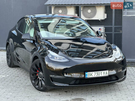 Тесла Model Y 2023 в Ровно на Automoto.ua Черный Тесла Model Y, объемом двигателя 0 л и пробегом 13 тыс. км за 28900 $, фото 1 на Automoto.ua