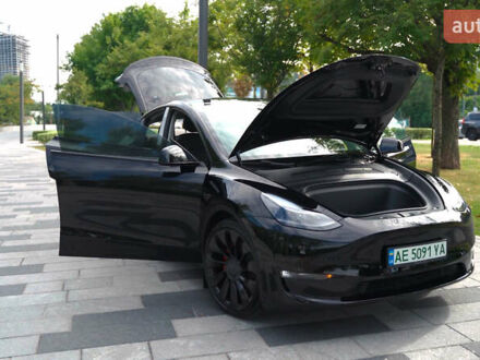 Тесла Model Y 2023 в Днепре (Днепропетровске) на Automoto.ua Черный Тесла Model Y, объемом двигателя 0 л и пробегом 38 тыс. км за 37000 $, фото 1 на Automoto.ua