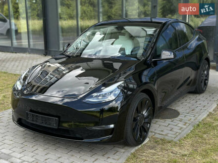 Тесла Model Y 2023 в Ровно на Automoto.ua Черный Тесла Model Y, объемом двигателя 0 л и пробегом 13 тыс. км за 28999 $, фото 1 на Automoto.ua