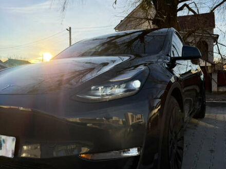 Черный Тесла Model Y, объемом двигателя 0 л и пробегом 46 тыс. км за 34000 $, фото 1 на Automoto.ua