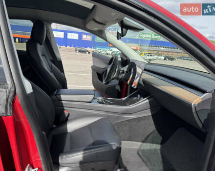 Червоний Тесла Model Y, об'ємом двигуна 0 л та пробігом 60 тис. км за 28500 $, фото 13 на Automoto.ua