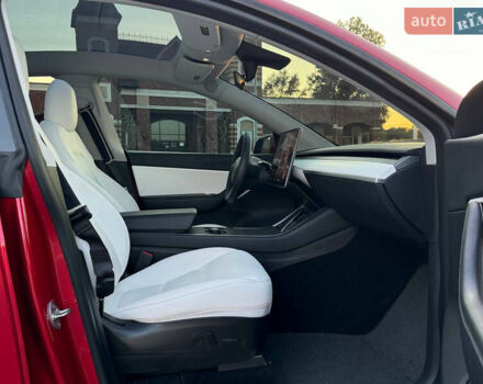 Красный Тесла Model Y, объемом двигателя 0 л и пробегом 80 тыс. км за 25900 $, фото 15 на Automoto.ua