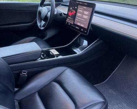 Красный Тесла Model Y, объемом двигателя 0 л и пробегом 98 тыс. км за 24000 $, фото 7 на Automoto.ua