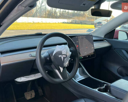 Красный Тесла Model Y, объемом двигателя 0 л и пробегом 64 тыс. км за 18400 $, фото 18 на Automoto.ua