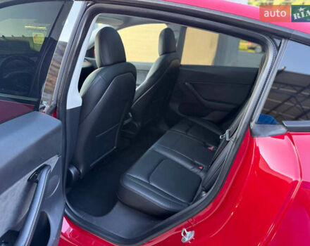 Червоний Тесла Model Y, об'ємом двигуна 0 л та пробігом 125 тис. км за 19900 $, фото 5 на Automoto.ua
