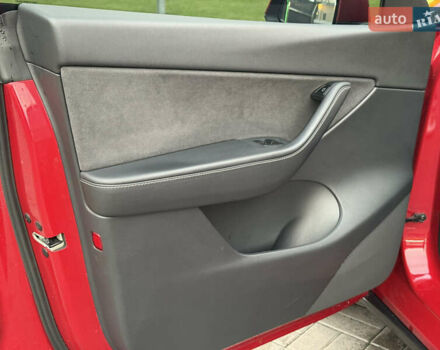 Красный Тесла Model Y, объемом двигателя 0 л и пробегом 60 тыс. км за 25000 $, фото 19 на Automoto.ua