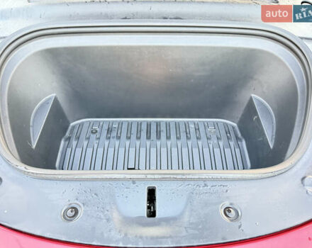 Красный Тесла Model Y, объемом двигателя 0 л и пробегом 60 тыс. км за 25000 $, фото 34 на Automoto.ua