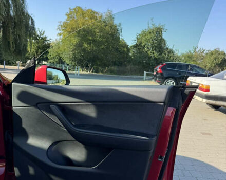 Красный Тесла Model Y, объемом двигателя 0 л и пробегом 121 тыс. км за 23000 $, фото 24 на Automoto.ua