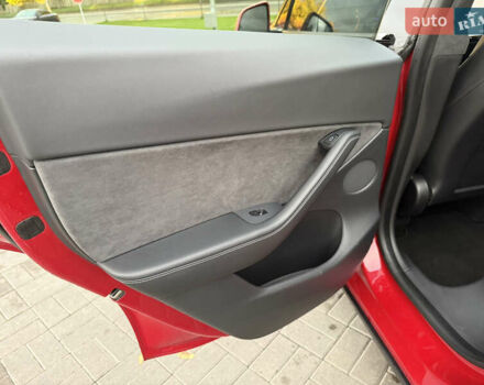 Красный Тесла Model Y, объемом двигателя 0 л и пробегом 60 тыс. км за 25000 $, фото 18 на Automoto.ua