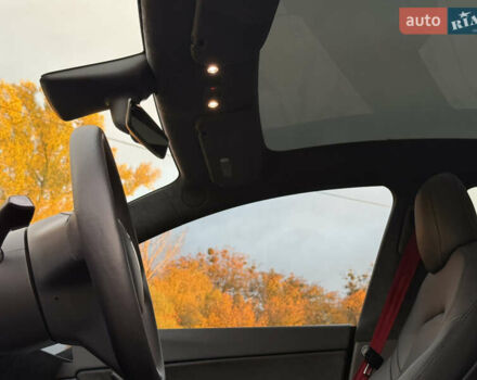 Красный Тесла Model Y, объемом двигателя 0 л и пробегом 60 тыс. км за 25000 $, фото 15 на Automoto.ua
