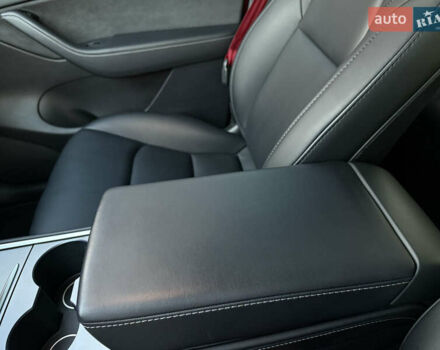 Красный Тесла Model Y, объемом двигателя 0 л и пробегом 60 тыс. км за 25000 $, фото 23 на Automoto.ua
