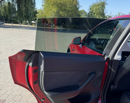Красный Тесла Model Y, объемом двигателя 0 л и пробегом 121 тыс. км за 23000 $, фото 12 на Automoto.ua