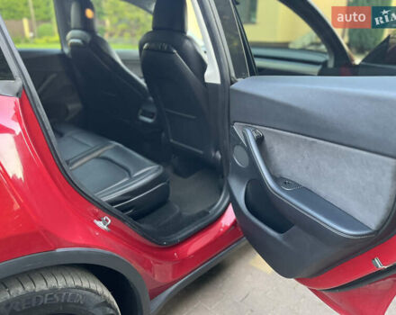Червоний Тесла Model Y, об'ємом двигуна 0 л та пробігом 89 тис. км за 27999 $, фото 9 на Automoto.ua