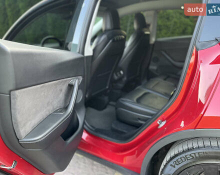 Червоний Тесла Model Y, об'ємом двигуна 0 л та пробігом 89 тис. км за 27999 $, фото 10 на Automoto.ua