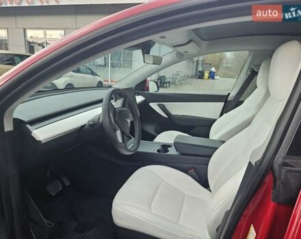 Красный Тесла Model Y, объемом двигателя 0 л и пробегом 54 тыс. км за 32500 $, фото 12 на Automoto.ua