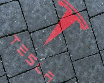 Красный Тесла Model Y, объемом двигателя 0 л и пробегом 191 тыс. км за 21600 $, фото 11 на Automoto.ua