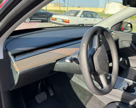 Красный Тесла Model Y, объемом двигателя 0 л и пробегом 121 тыс. км за 23000 $, фото 11 на Automoto.ua