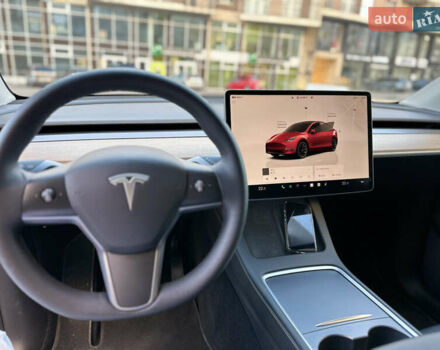 Красный Тесла Model Y, объемом двигателя 0 л и пробегом 72 тыс. км за 27000 $, фото 7 на Automoto.ua